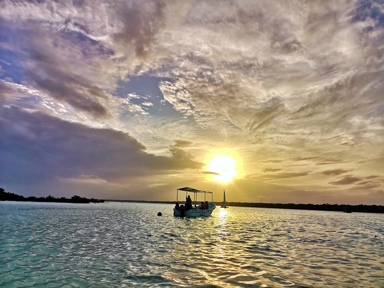 mexico-vakantie-bacalar-meer-kleuren